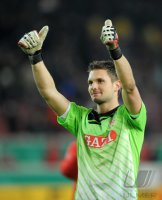 FUSSBALL  DFB Pokal 11/12  Achtelfinale: JUBEL Torwart Sven Ulreich (VfB Stuttgart)