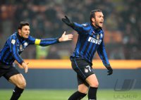 FUSSBALL SERIE A:  Javier Zanetti, Pazzini Giampaolo (v. li., Inter Mailand)