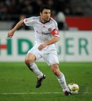 FUSSBALL, 1. BUNDESLIGA, 14. Spieltag: Bayern VAN BOMMEL Einzelaktion