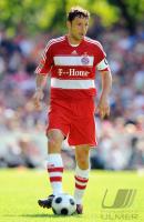 Fussball 1. Bundesliga: FC Bayern Muenchen, VAN BOMMEL am Ball