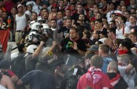 Fussball CHL 15/16 Gruppenphase: Schlagstockeinsatz gegen FC Bayern Muenchen  Fans