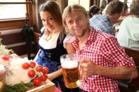 FUSSBALL 1. BUNDESLIGA:  Anatoliy Tymoshchuk , Anatoli Timoschtschuk mit seiner Frau , Freundin  Nadiya