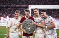 Fussball 1. Bundesliga 24/25: FC Bayern Muenchen feiert die 34. Deutschen Meisterschaft