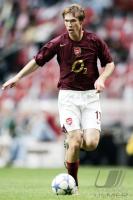 Fussball International: Arsenal, HLEB Einzelaktion am Ball