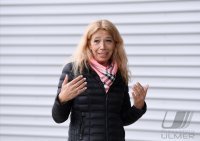 Uebergabe Corona-Schnelltests:  DRK-Kreisvorsitzende /  Aerztin Dr. Lisa Federle