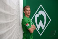 Fussball 1. Bundesliga, Saison 2012/2013, Werder Bremen: Nils Petersen im exklusiven Pressefoto ULMER Fotoshooting