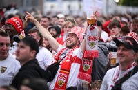 Fussball DFB Pokal Finale 24/25: Arminia Bielefeld - VfB Stuttgart, Public Viewing auf dem Schlossplatz