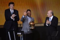 Fussball International  FIFA Ballon d Or 2013: Ehrenpreis fuer Pele (Brasilien)