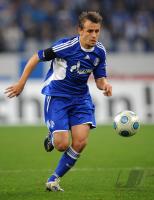 FUSSBALL, 1. BUNDESLIGA, 13. Spieltag: Schalke, RAFINHA Einzelaktion