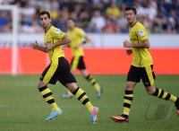 FUSSBALL 1. Bundesliga 13/14: Henrikh Mkhitaryan (Borussia Dortmund) und Robert Lewandowski (Borussia Dortmund)