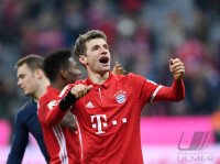 Fussball 1. Bundesliga Saison 16/17: FC Bayern Muenchen - VfL Wolfsburg