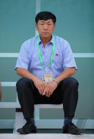 FUSSBALL INTERNATIONAL: Trainer Kim Jong Hun (Nordkorea)