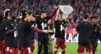 Fussball 1. Bundesliga Saison 21/22: JUBEL FC Bayern Muenchen feiert die 32. Meisterschaft