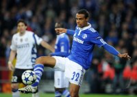 Fussball: Champions League Viertelfinale: Schalke, MATIP am Ball