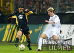 Fussball DFB-Pokal: Aachen - Muenchen, Zweikampf