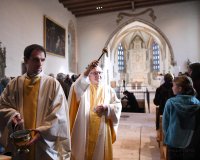 Altarweihe zur Wiedereroeffnung der Suelchenkirche in Rottenburg
