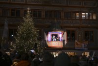 Schlager - Ikone Dieter Thomas Kuhn mit Minikonzert auf dem Tuebinger Marktplatz
