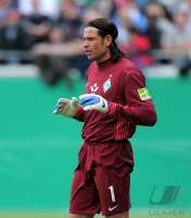 FUSSBALL  DFB Pokal 1. Hauptrunde 2011: Torwart Tim Wiese (SV Werder Bremen)