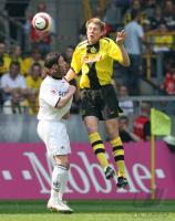 Fussball 1. Bundesliga: Dortmund - Frankfurt, Zweikampf