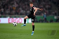 Fussball DFB Pokal  Halbfinale  2025/2026  23.04.2026VfB Stuttgart - SC Freiburg, EINZELBILD, EINZELN, AKTION, EINZELSPIELER, FREISTELLER, GANZE FIGUR, GANZFIGUR, GANZE_FIGURAKTION