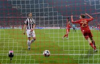 FUSSBALL INTERNATIONAL CHL VIERTELFINALE 12/13: FC Bayern Muenchen - Juventus Turin