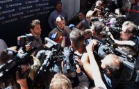 Fussball 1. Bundesliga 15/16: Douglas Costa (FC Bayern Muenchen)