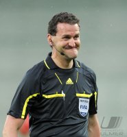 Fussball International Testspiel: Schiri Thomas Einwaller (AUT)