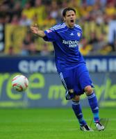 Fussball 1. Bundesliga  Saison 2010/2011: Leverkusen, BARNETTA am Ball