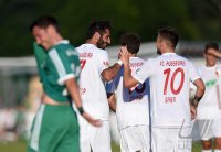 Fussball 1. Bundesliga Saison 15/16: Halil Altintop (FC Augsburg)  und Daniel Baier (FC Augsburg)