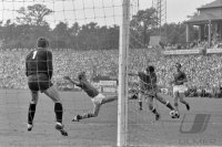 Fussball DFB Pokalfinale Saison 1968/1969: Siegestor 2:1 Gerd Mueller