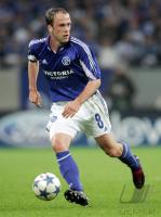 Fussball International UCL: Schalke, ERNST Einzelaktion am Ball