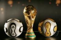 Fussball  WM Pokal mit WM 2006  FINAL Ball