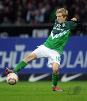 Fussball: 1. Bundesliga Saison 2010/2011: Werder Bremen, MARIN am Ball