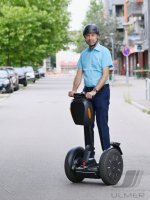 Oberbuergermeister Boris Palmer (Die Gruenen) testet ein Segway der Firma BLUEmobility