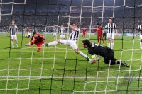 FUSSBALL INTERNATIONAL CHL VIERTELFINALE 12/13: Juventus Turin - FC Bayern Muenchen