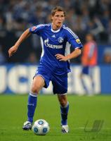 FUSSBALL, 1. BUNDESLIGA, 6. Spieltag, Schalke: HOEWEDES Einzelaktion