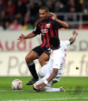 2. Fussball Bundesliga:  Marvin Matip (li, FC Ingolstadt ) gegen Bernardo De Oliveira (re, Cottbus)