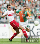 Fussball 1. Bundesliga: Bremen - Stuttgart, Zweikampf