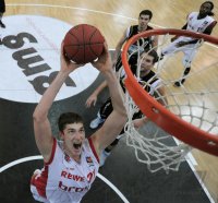 Basketball 1. Bundesliga 2011/2012:  Walter Tigers Tuebingen - Brose Baskets Bamberg