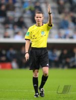 Fussball 2. Bundesliga:  Schiedsrichter Dr. Robert Kampka