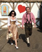 FUSSBALL 1. BUNDESLIGA: Karl Hopfner mit Frau  Anne Kroehl (FC Bayern Muenchen)