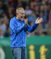 Fussball DFB Pokal 2. Runde 13/14: Trainer Christian Streich (SC Freiburg)