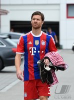 Fussball 1. Bundesliga 14/15: Xabi Alonso (FC Bayern Muenchen)