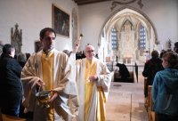 Altarweihe zur Wiedereroeffnung der Suelchenkirche in Rottenburg