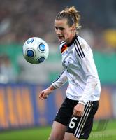 Frauen Nationalmannschaft : Simone Laudehr (GER)A