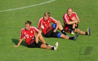 Fussball 1. Bundesliga Saison   2011/2012 : Philipp Lahm , Holger Badstuber, Arjen Robben (v. li., FC Bayern Muenchen)