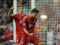 Fussball CHL  Saison 2011/2012:  JUBEL Mario Gomez (FC Bayern Muenchen)