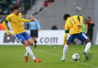 FUSSBALL INTERNATIONAL:  Kaka und NEYMAR (v. li., Brasilien)