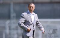 Fussball 3. Bundesliga: Trainer Juergen Press (Burghausen)