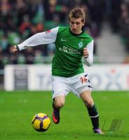 FUSSBALL, 1. BUNDESLIGA, 27. Spieltag: Bremen - Bochum, MARIN am Ball